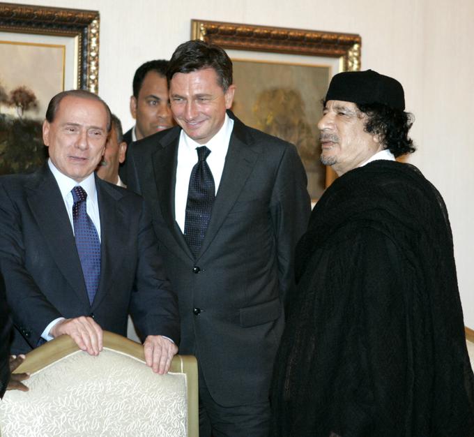 Borut Pahor leta 2010 na obisku pri libijskem samodržcu, ki je slovenskim podjetjem obljubil milijardne posle. | Foto: STA ,