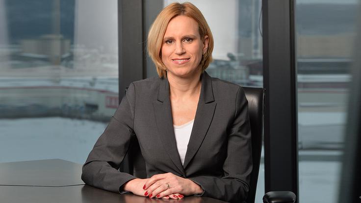 Bistveno je, da se lotimo tega problema, da bomo uspešni iskalci dela, ugotavlja generalna direktorica Microsofta Slovenija Barbara Domicelj. | Foto: 