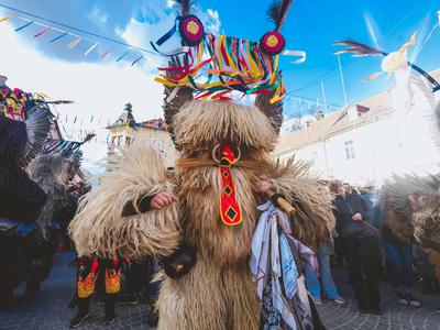 Kurenti in pustne maske: začetek tradicionalnega rajanja na Ptuju