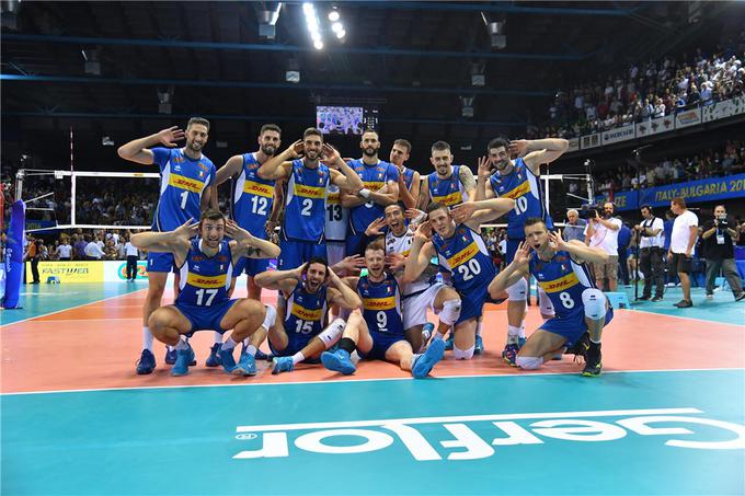 Italijani so v prvem delu daleč največ počivali. Izkupiček: pet tekem in pet zmag. | Foto: FIVB