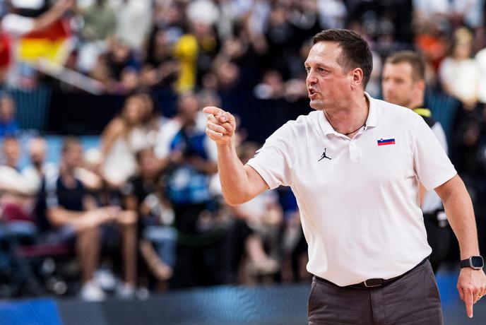 Slovenski košarkarji gledajo v hrbet 13 reprezentancam