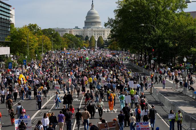 Donald Trump protesti | Protestniki želijo Trumpovi administraciji sporočiti, da so ZDA država, v kateri so vsi enaki ter v kateri vladata pravo in demokracija. | Foto Reuters
