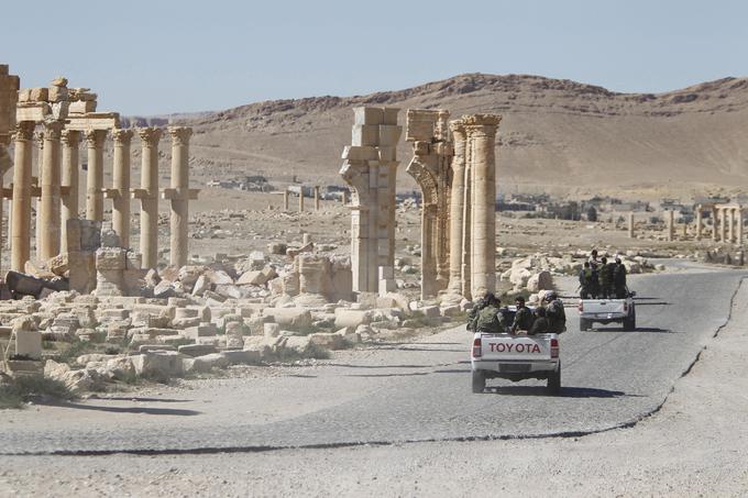 Palmira, starodavno kulturno in trgovsko središče, je del svetovne kulturne dediščine in leži severovzhodno od sirske prestolnice Damask. Do izbruha vojne v Siriji marca 2011 je bila s svojimi monumentalnimi ruševinami ena ključnih turističnih destinacij v državi.  | Foto: Reuters
