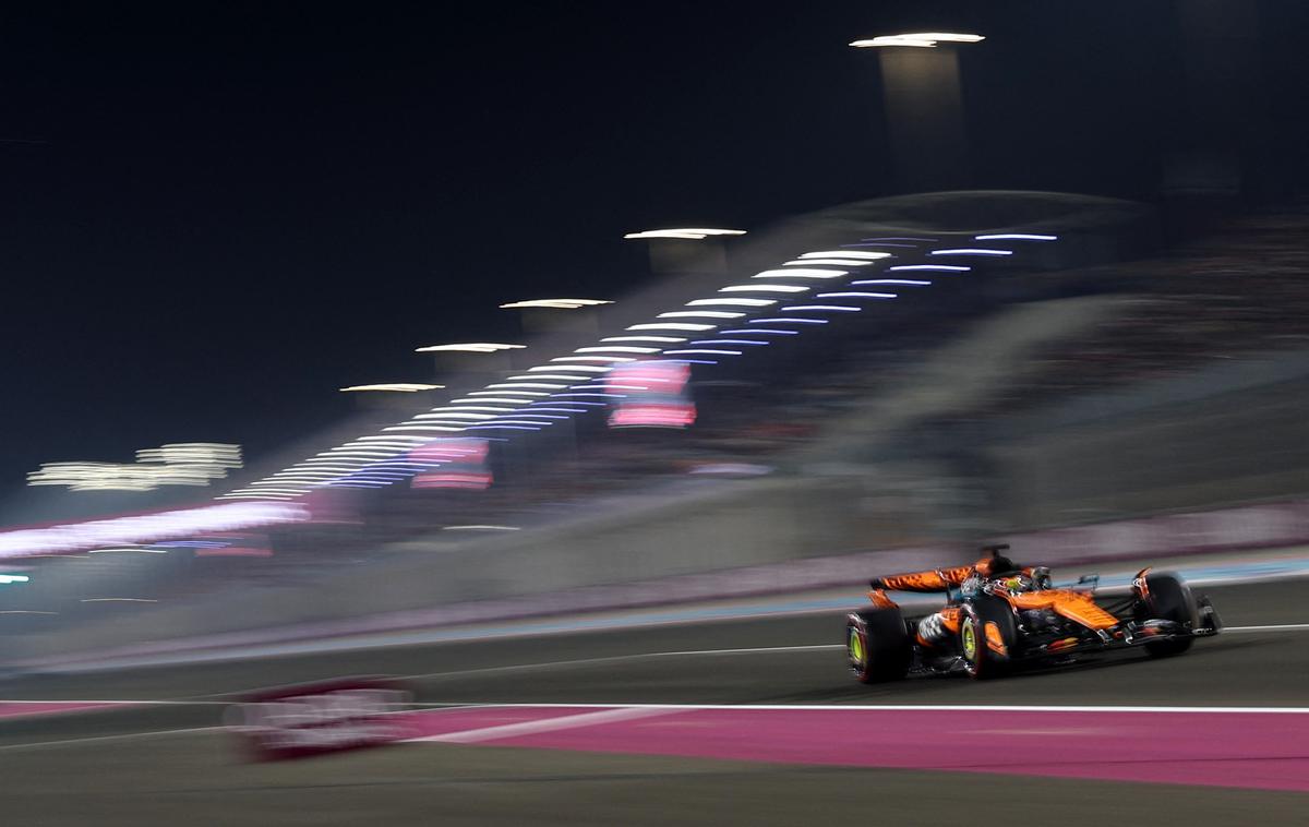 Katar Oscar Piastri McLaren | Oscar Piastri je za zdaj v Katarju številka ena, a največ šteje nedeljska dirka. | Foto Reuters