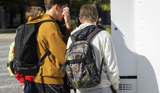 Kaj se je dogajalo na mariborski srednji šoli? Policija preverja sum drog.