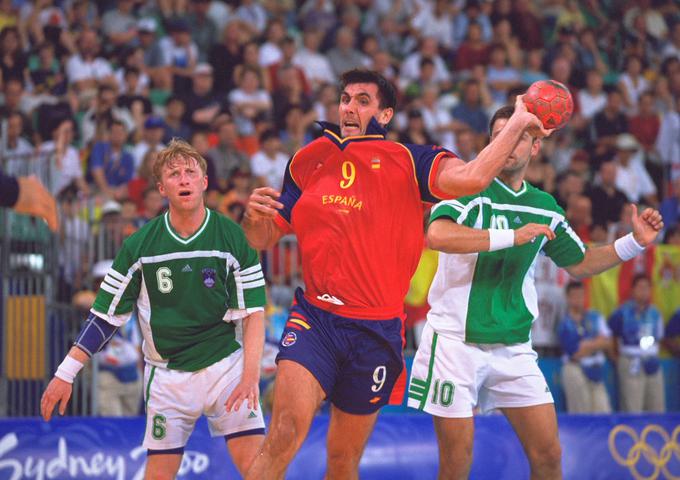 Leta 2000 je bila španska reprezentanca izjemno močna, Slovence pa je ugnala le za tri gole. | Foto: Getty Images