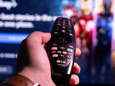 Hude obtožbe na račun velikega proizvajalca TV: ali nas LG na skrivaj posluša?