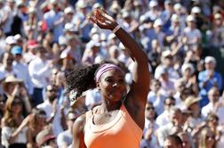 Serena Williams premočno vodi, Hercogova pridobila dve mesti