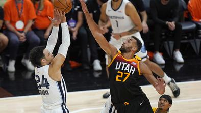 Gobert tretjič obrambni igralec lige
