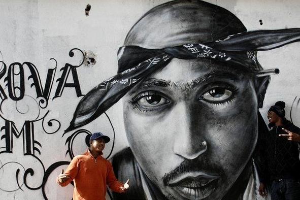 17 let po Tupacovi smrti še en film?