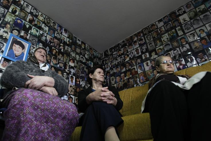 Hajra Ćatić je bila brezkompromisna borka za resnico o Srebrenici. Kot prva je združila ženske, ki so v Tuzli organizirale protest že 11. avgusta 1995. | Foto: Guliverimage