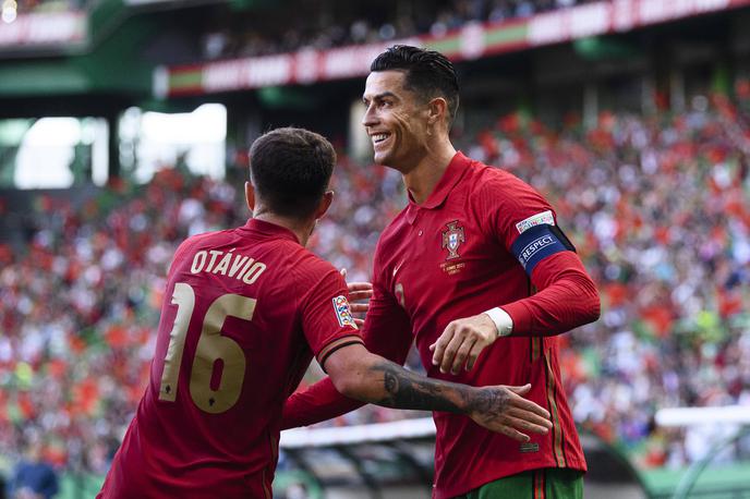 Ronaldo Otavio | Portugalski nogometaš Otavio je razkril, kako se je Cristiano Ronaldo odzval na novico, da na tekmi osmine finala proti Švici ne bo igral v začetni postavi.  | Foto Guliverimage