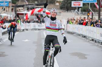 Tadej Pogačar še naprej zmaguje