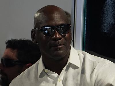 Dres Jordana iz finala lige NBA leta 1998 prodali za rekordnih 11 milijonov evrov