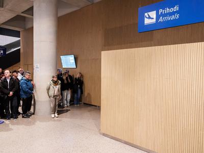 Na brniškem letališču pristali še dve letali z evakuiranimi Slovenci iz Dubaja