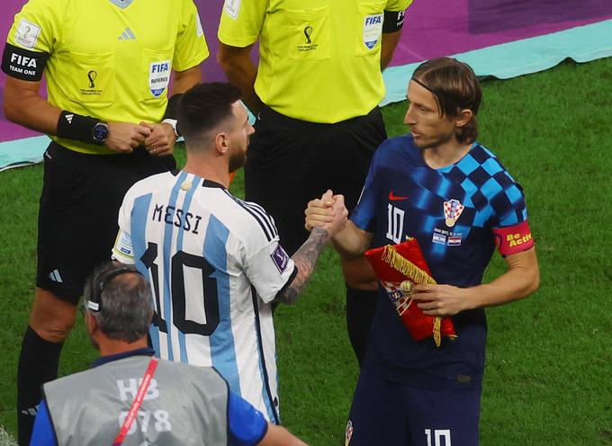 35-letni Lionel Messi bo svojo zadnjo tekmo na SP odigral v nedeljo, dve leti starejši Luka Modrić pa dan prej. | Foto: Reuters