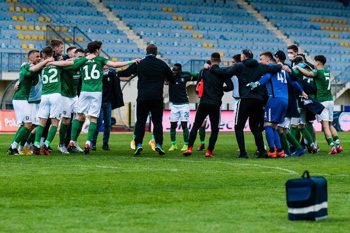 Domžale Olimpija Pokal | Zeleno-beli imajo vse v svojih rokah. Če bodo proti Celju, Taboru in Bravu osvojili vsa sedem točk, se bo "kanta" ne glede ne preostale rezultate 22. maja preselila v Ljubljano. | Foto Grega Valančič/Sportida