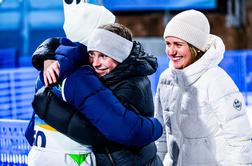 Domen Prevc in čustva po zlatu: objemi dekleta Špele, sestre Eme ... povedo več kot besede