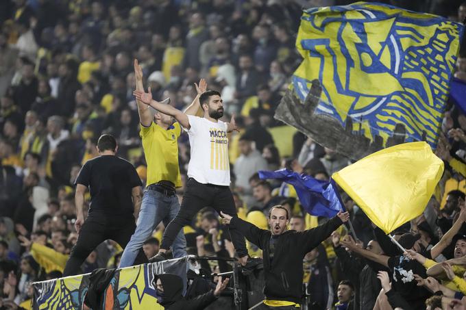 Navijači Maccabija na domačih tekmah na stadionu Bloomfield pričarajo peklensko vzdušje. | Foto: Guliverimage