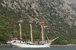 Na ladji črnogorske mornarice odkrili med 50 in 60 kilogramov kokaina