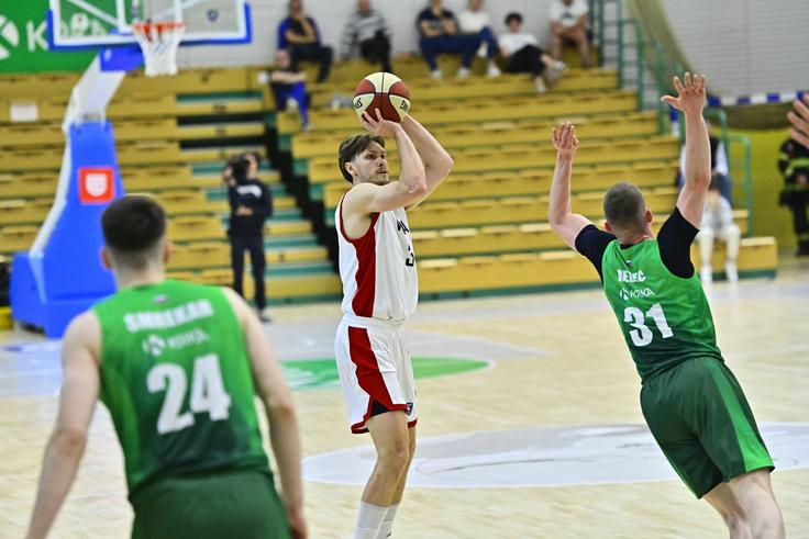 Gregor Glas je dosegel 18 točk. | Foto: Drago Perko/KK Krka
