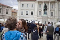 Slovenci postavili rekord v poljubljanju