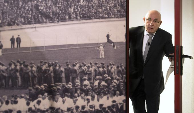 Njegov oče je bil dolgoletni predsednik Ajaxa. Pozneje se je z omenjeno izkušnjo lahko pohvalil tudi sam. | Foto: Reuters