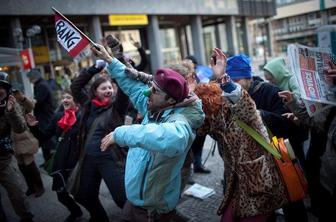 Ljubljano okupirala "vojska klovnov"