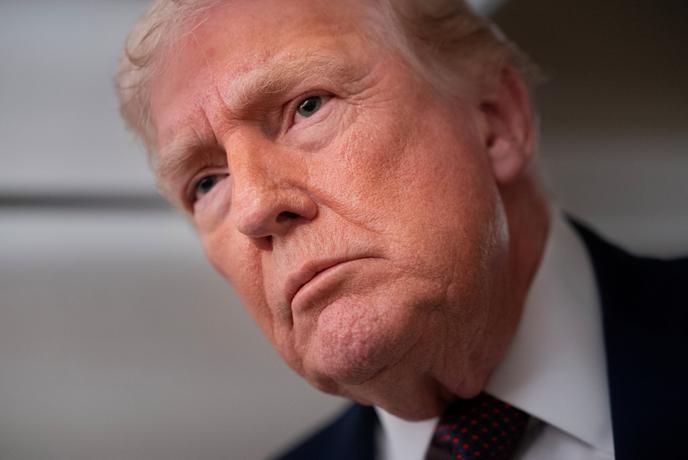Trump grozi z blokado odprtja mostu med Kanado in ZDA