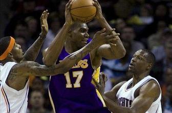 Bynum uspešno prestal operacijo kolena