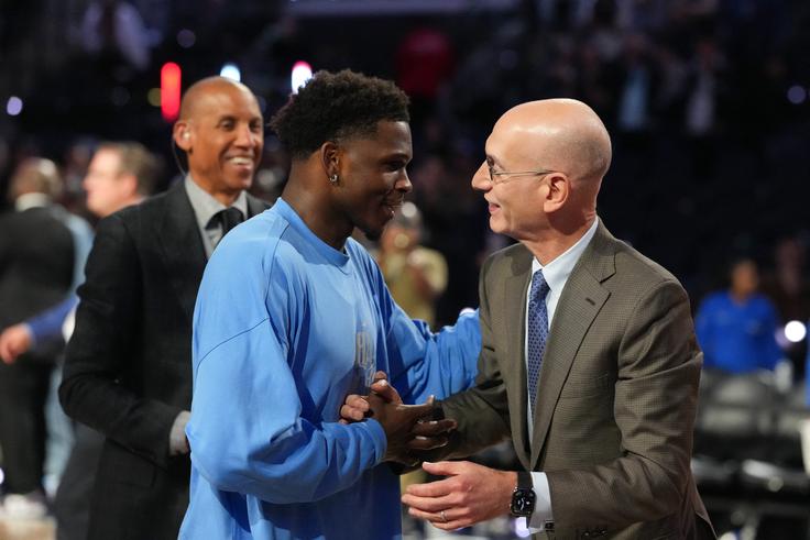 Najboljšemu igralcu All-Star spektakla je čestital tudi komisar lige NBA Adam Silver. | Foto: Reuters