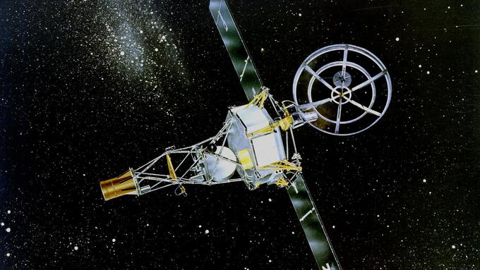 Vesoljsko plovilo Mariner 1 med potovanjem proti Veneri, kot si ga je zamislil umetnik vesoljske agencije Nasa. | Foto: Reuters