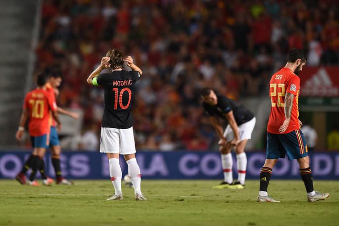 Luka Modrić | Luka Modrić in soigralci so doživeli pravcati polom v Elcheju. | Foto Getty Images