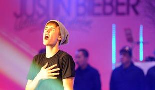 Justin Bieber oglobljen zaradi zamude pri koncertu
