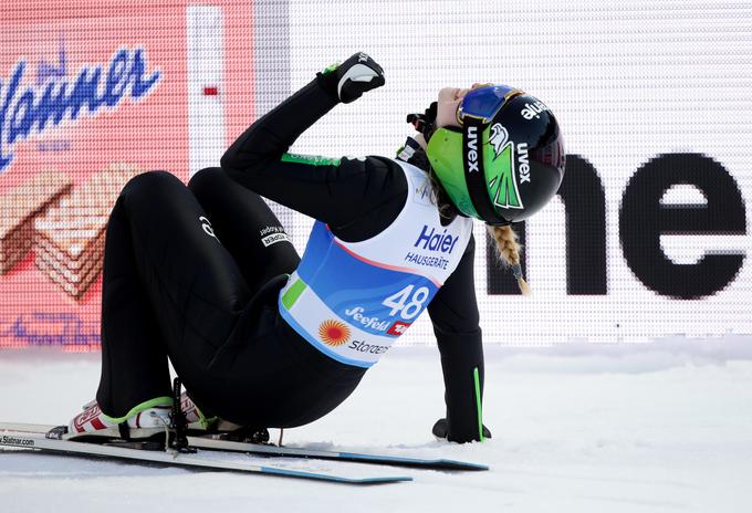 Nika Križnar je prikazala najboljše skoke na srednji skakalnici v Seefeldu v zadnjih dneh in kot najboljša Slovenka končala na sedmem mestu. | Foto: Reuters