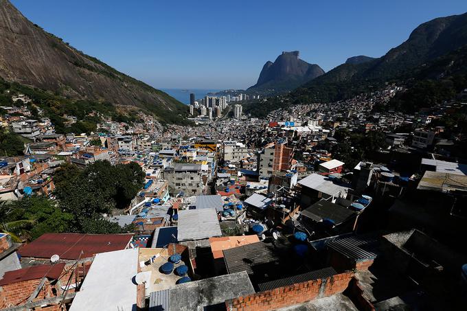 V Braziliji se zgodi okoli 24 umorov na sto tisoč prebivalcev, kar jo uvršča v svetovni vrh lestvice. Največ se jih zgodi v revnejših predmestjih – favelah. | Foto: Reuters