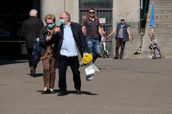 Protest v Zagrebu so organizirali v času, ko se Hrvaška spopada z najvišjimi številkami dnevno odkritih okužb z novim koronavirusom od začetka pandemije. V zadnjih dveh tednih je število potrjenih primerov večkrat močno preseglo 300.  | Foto: Reuters