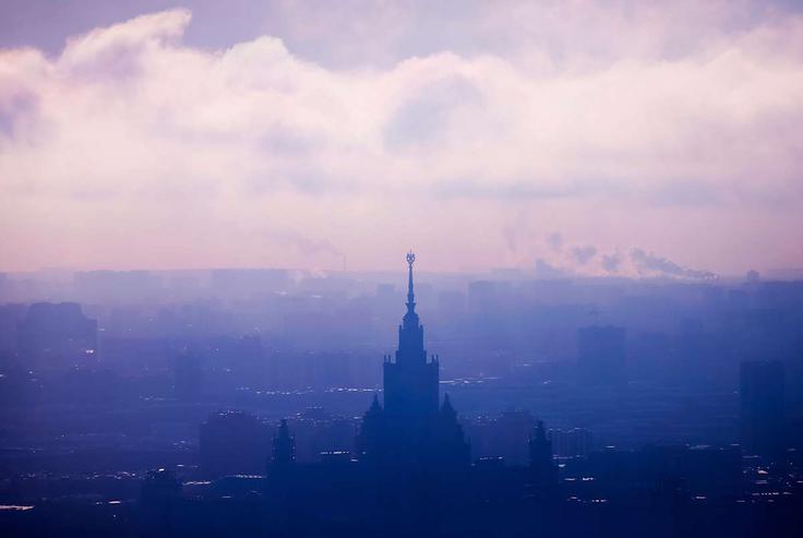 Vojna v Ukrajini v Rusiji ohranja relativno visoko inflacijo in napetosti na trgu dela, je na sestanku s Putinom opozorila guvernerka ruske centralne banke Elvira Nabulina. | Foto: Shutterstock