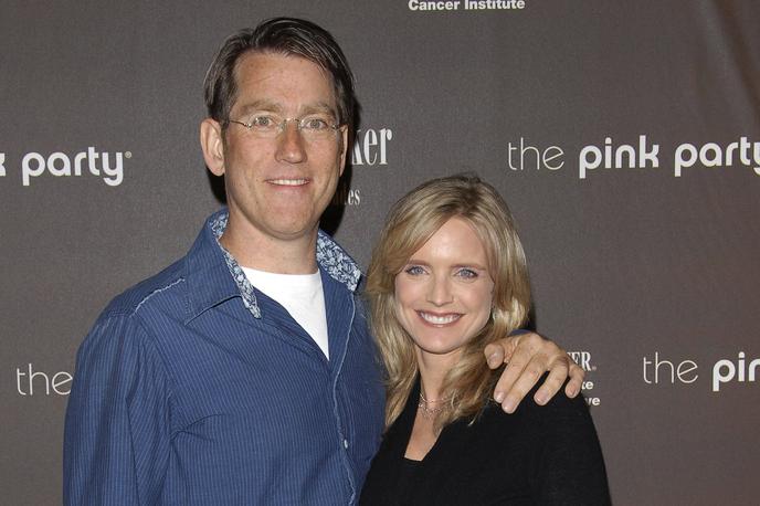 Courtney Thorne-Smith in Roger Fishman | Zdaj že nekdanja zakonca sta se poročila na novoletni dan leta 2007, kot je razvidno iz dokumenta, pa ločeno živita od septembra 2021. | Foto Guliverimage