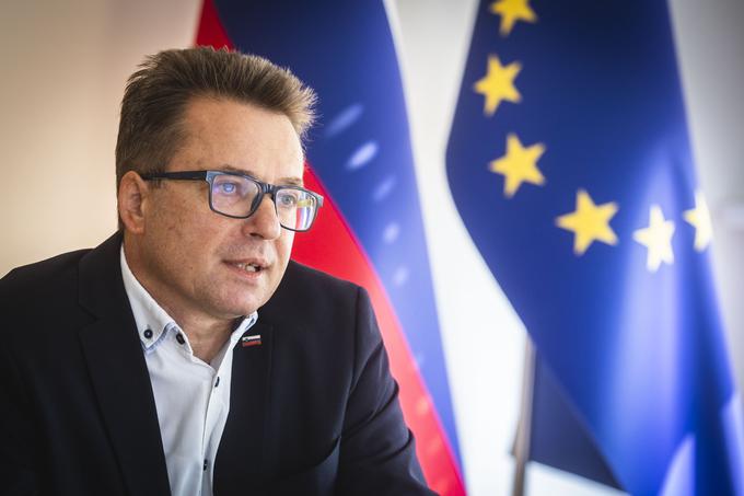 "V novi finančni perspektivi namesto enega načrtujemo tri operativne programe: vzhodna regija, zahodna regija in kohezijski sklad," pojasnjuje Černač. | Foto: Bojan Puhek