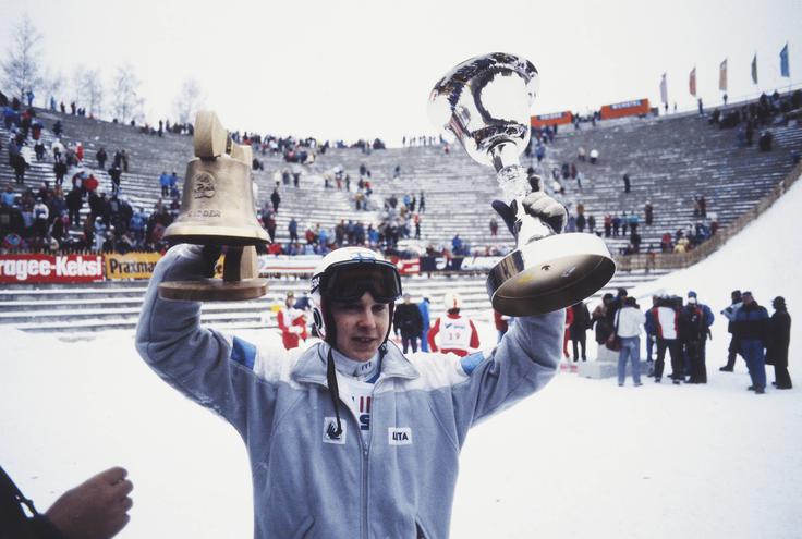 Matti Nykänen je edini skakalec do zdaj, ki je osvojil vse najprestižnejše lovorike: novoletno turnejo, naslov svetovnega prvaka v poletih, zlato na nordijskem svetovnem prvenstvu, posamično olimpijsko zlato in veliki kristalni globus.  | Foto: Guliverimage