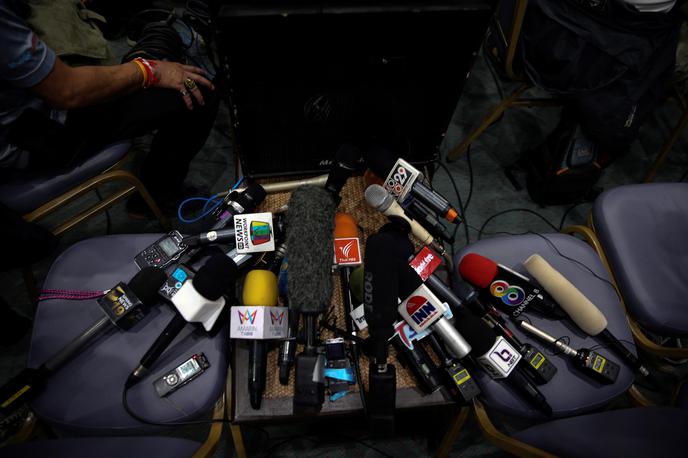 mikrofoni | Smrt novinarjev je danes sporočil predstavnik vlade Srednjeafriške republike, potrdila pa sta je tudi rusko zunanje ministrstvo in mirovna misija ZN v državi (Minusca). | Foto Reuters