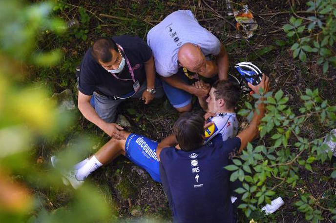 Remco Evenepoel | Belgijski kolesar Remco Evenepoel še vedno čaka na opravičilo Mednarodne kolesarske zveze, ki je po lanskem padcu na Dirki po Lombardiji zoper njega uvedla posebno preiskavo.  | Foto Getty Images