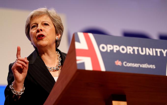 Britanska premierka Theresa May je domačo javnost pozvala, naj podpre doseženi dogovor o brexitu. | Foto: Reuters