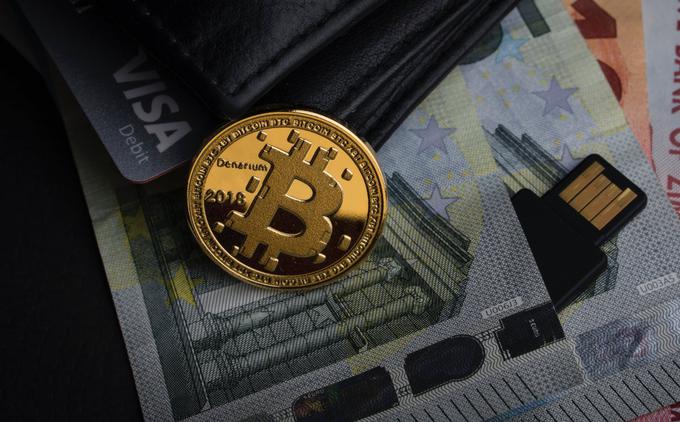 Bitcoin je v nedeljo presegel ceno 40 tisoč evrov, v ameriških dolarjih pa je že zelo blizu številki 50 tisoč. | Foto: Unsplash