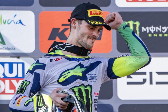 Gajser po prvih stopničkah z močno napovedjo