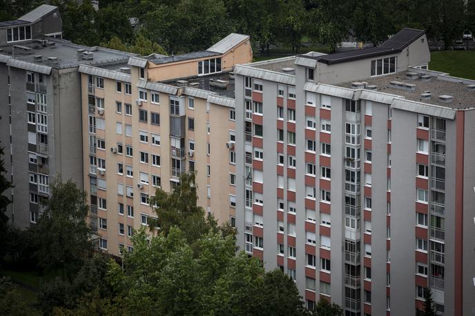 Ogled in predstavitev najvišje stanovanjske stolpnice v Sloveniji. Spektra celovški dvori aleja ljubljanski grad stanovanje stanovanja šiška | Po do zdaj znanih podatkih v dogodku ni bil poškodovan nihče. | Foto Bojan Puhek