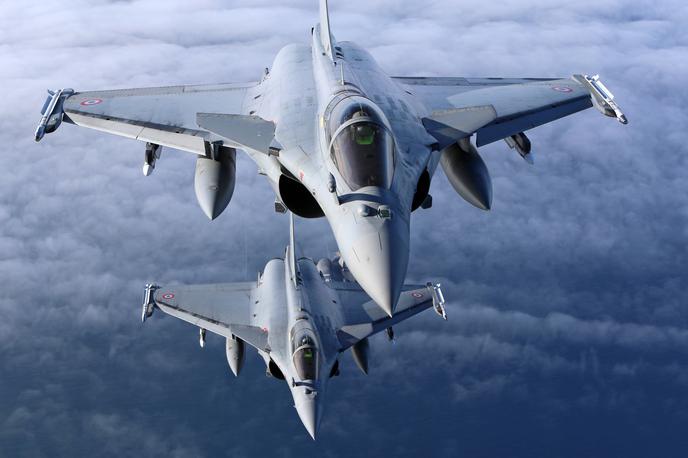Rafale | Francija je vojaška jedrska in konvencionalna sila. A zdaj si je Nemčija zadala cilj, da njena vojska postane najmočnejša konvencionalna sila v Evropi. Na fotografiji: francoska bojna letala rafale. | Foto Guliverimage