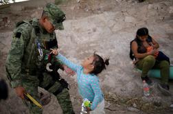 Na jugu Mehike razgnali karavano dveh tisoč migrantov