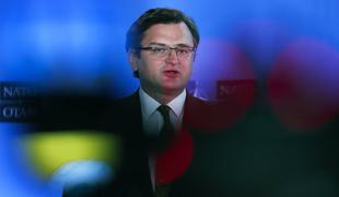 Ukrajinski minister: Rusija nam grozi z vojno